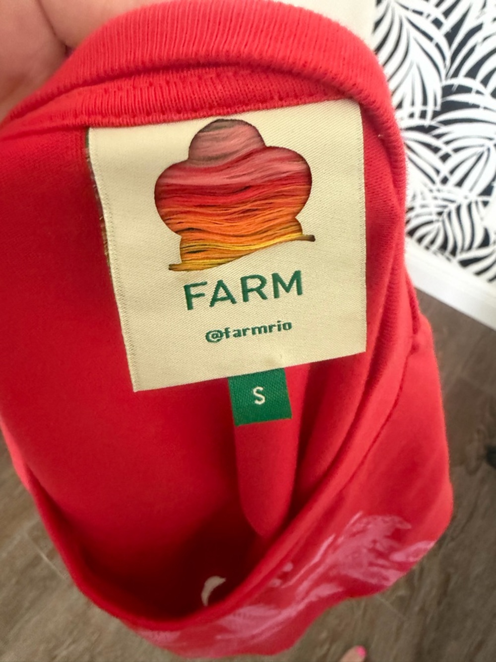 FARM Rio Red Muscle Top - Picture 3 of 3